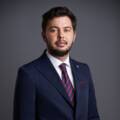 Кирил Белелиев, член на борда на директорите на “АмонРа Енерджи”: Животът опровергава митовете, че соларният ток е скъп и ненадежден. Соларите поевтиняха със 70%, а батериите го осигуряват без прекъсване